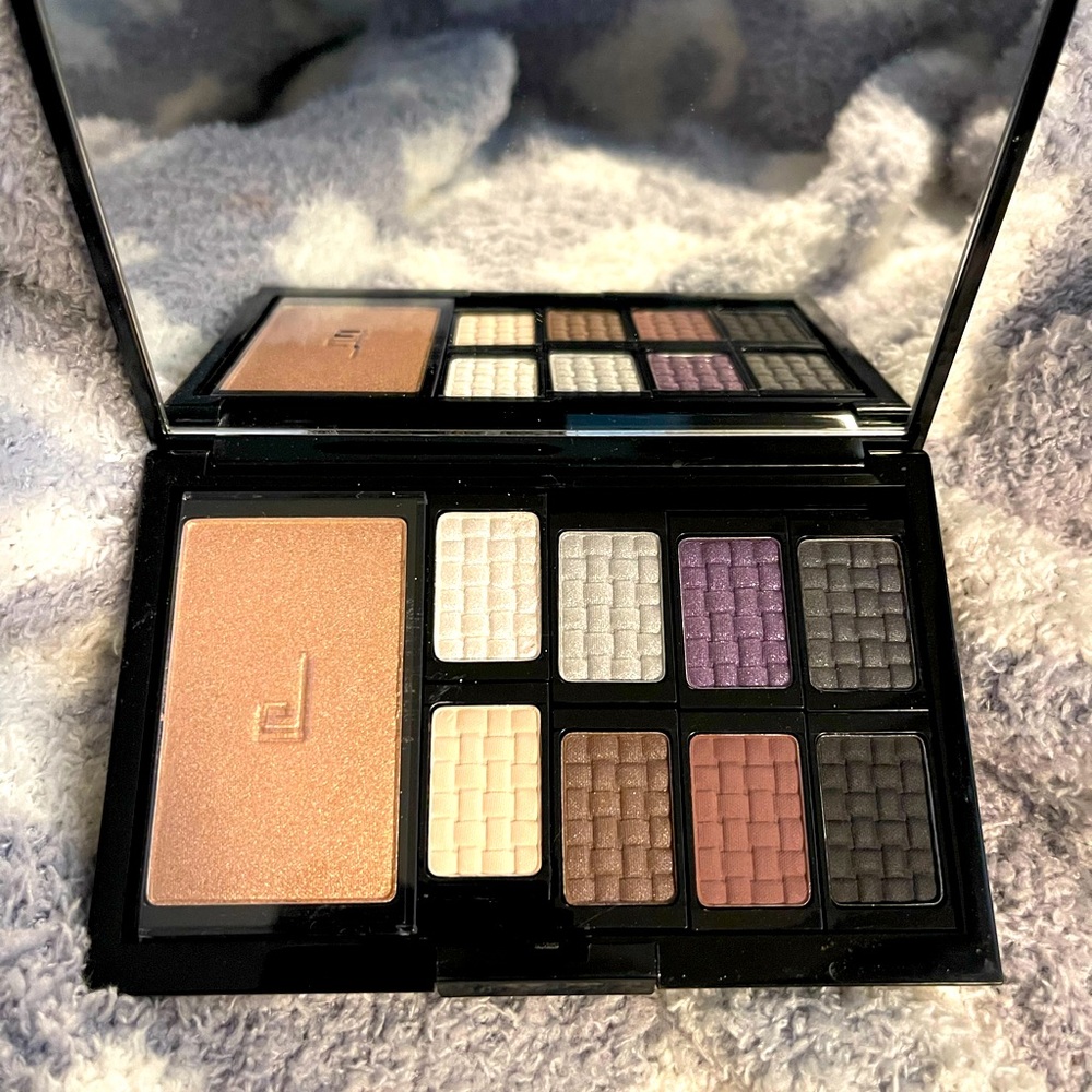 NWOB Doucce Freematic Eyeshadow Pro Palette